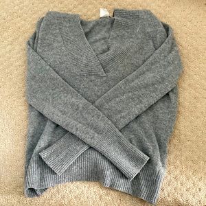 Woman’s extra small Light gray hooded v neck sweater J Crew.